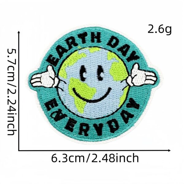 oly-9e38f56b0f95b2731333076a81910986 Wholesale Earth and Heart Design Embroidery Patch, Stylish Bag Charm for Casual Gift