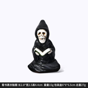 Dy2265c reading black skull halloween ornament
