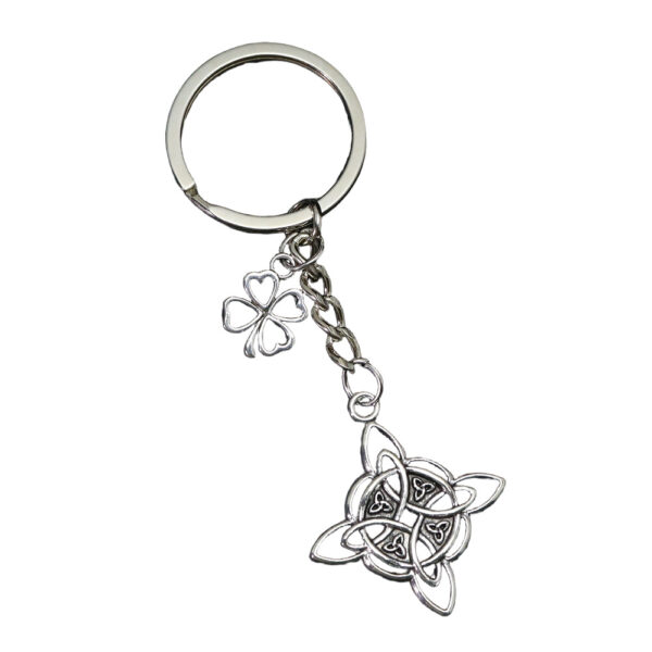 Wholesale Vintage Celtic Knot Clover Stainless Steel Keychain Fashion Accessory Boutique Resale