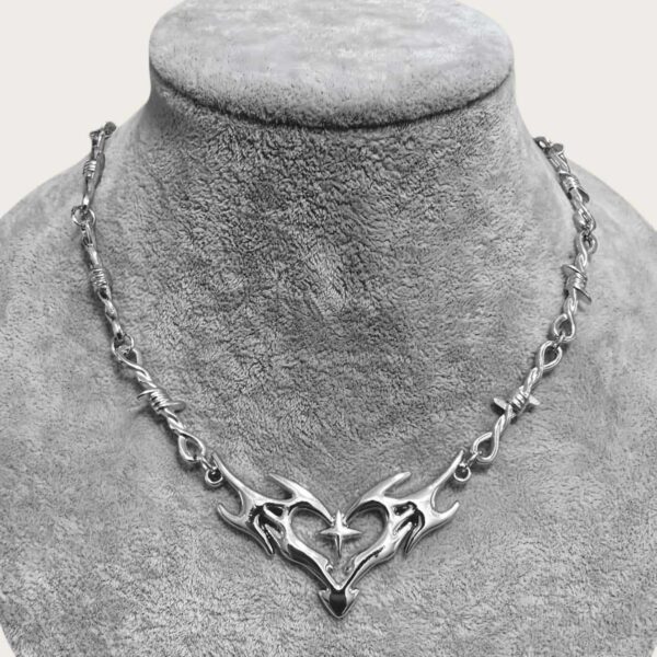 Wholesale Trendy Heart Cutout Flame Necklace Alloy Electroplated Unisex Fashion Jewelry Accessory Boutique Resale
