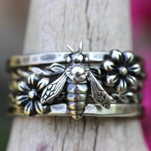 Wholesale Vintage Bee and Flower Stackable Ring Set - Five Piece Alloy Jewelry Accessory for Wedding Gift or Boutique Resale