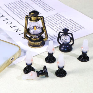 Wholesale Retro Miniature Kerosene Lamp Model - Plastic Resin Home Decor, Trendy DIY Accent for Boutique Resale