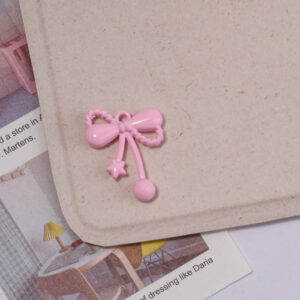 Hanging bow-light pink