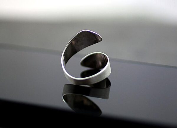 oly-a6d49aeb87f5dfe65b5b661b27a398fa Wholesale Geometric Alloy Adjustable Ring - Fashion Jewelry Accessory for Everyday Wear or Birthday Gift