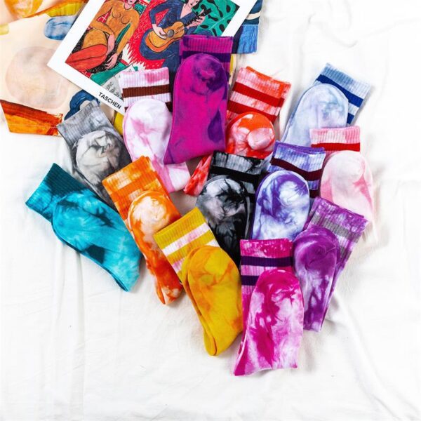Wholesale Tie Dye Japanese Street Mid Calf Socks Casual Fashion Accessory for Couples