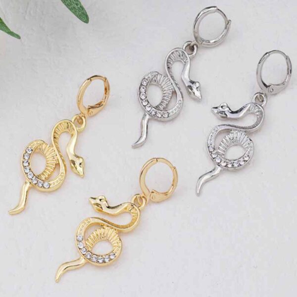 oly-a7a65cd0906bf40cf7656231d935da28 Wholesale Silver Snake Design Long Drop Earrings Trendy Jewelry Accessory for Boutique Resale