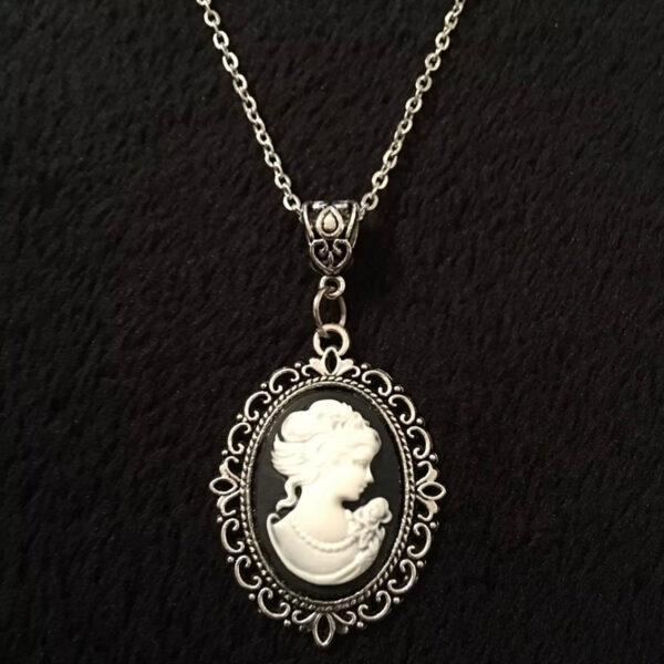 oly-a8743636ec2a5e91aad2b3bf5c5bc8ca Wholesale Vintage Cameo Pendant Necklace Black Alloy 18 Inch Chain Fashion Accessory