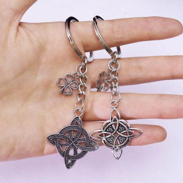 Wholesale Vintage Celtic Knot Clover Stainless Steel Keychain Fashion Accessory Boutique Resale
