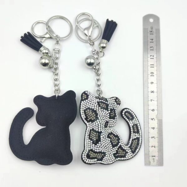 oly-a9b853e121c0dd006dfd2f0c438dcd98 Wholesale Cute Leopard Cat Rhinestone Keychain Zinc Alloy Bag Charm for Wedding Gifts
