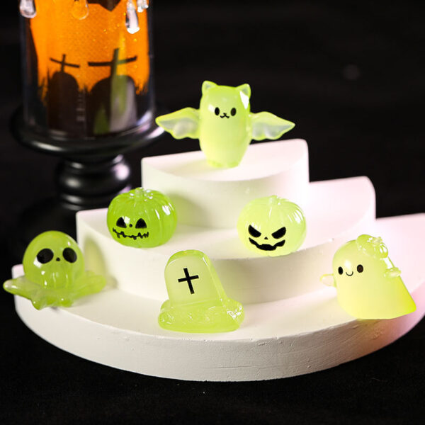 Wholesale Cartoon Halloween Ghost Resin Ornament White Cat Ghost Decoration for Resale Home Decor