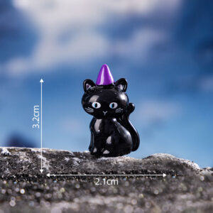 Glossy-devil cat