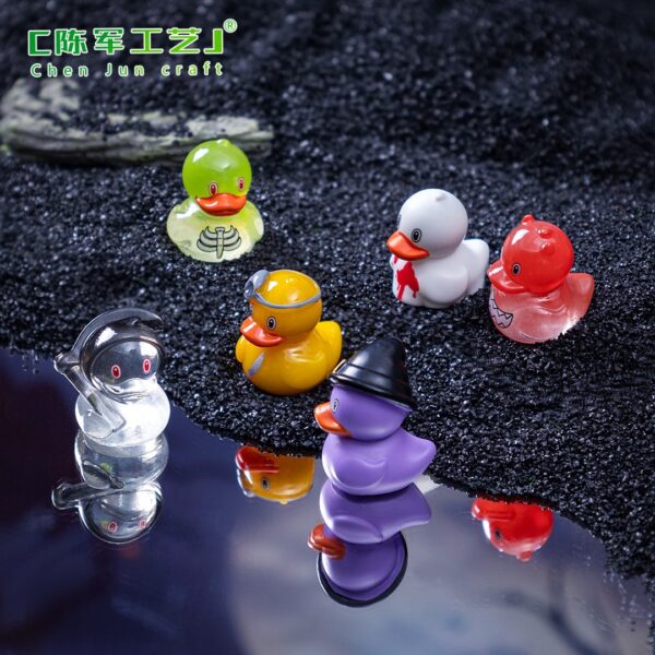 Wholesale Spooky Duck Resin Figurine Decorative Accent for Home or Party Gift