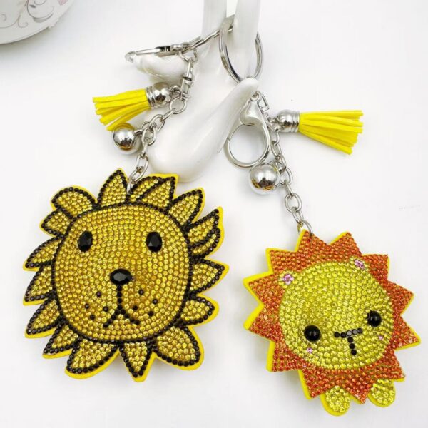 Wholesale Yellow Rhinestone Lion Keychain Wedding Favor Decorative Accessory