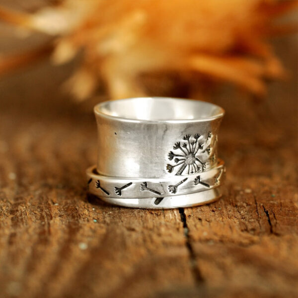 oly-b122bad4694390f619a37cb9fc7acda1 Wholesale Alloy Vintage Dandelion Rotatable Ring - Chic Floral Design for Everyday Wear