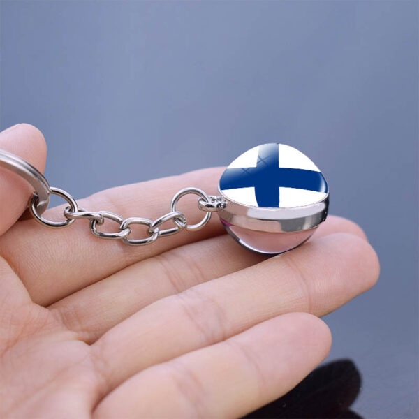 Wholesale Nordic Flag Metal Glass Ball Keychain Finland Sweden Norway Denmark Iceland Souvenir Keyring Car Key Accessory