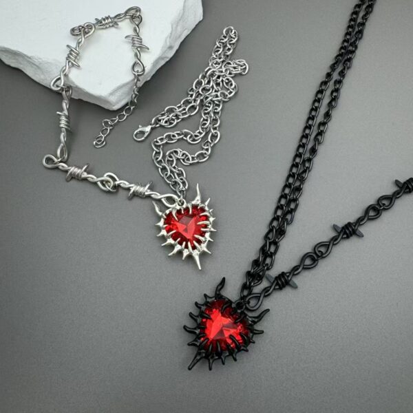 Wholesale Gothic Heart Pendant Necklace Trendy Jewelry Accessory for Party Gift Boutique Resale
