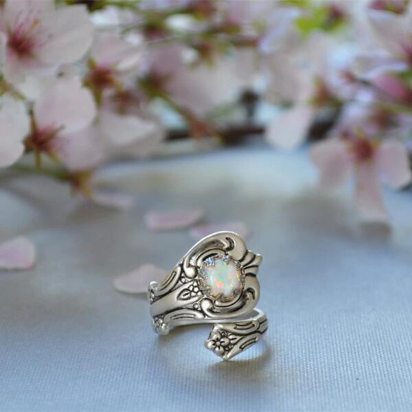 oly-b436773e71f1047fcd329e2acf2e3ee9 Wholesale Geometric White Opal Alloy Ring Wedding Gift Jewelry Accessory