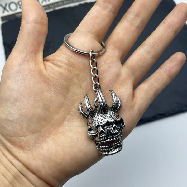 Wholesale Zinc Alloy Hip Hop Punk Skull Keychain Men Retro Car Accessory Gift