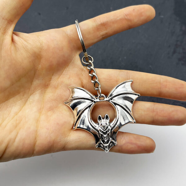 Wholesale Silver Bat Keychain Zinc Alloy Gothic Halloween Gift Fashion Accessory for Boutique Resale