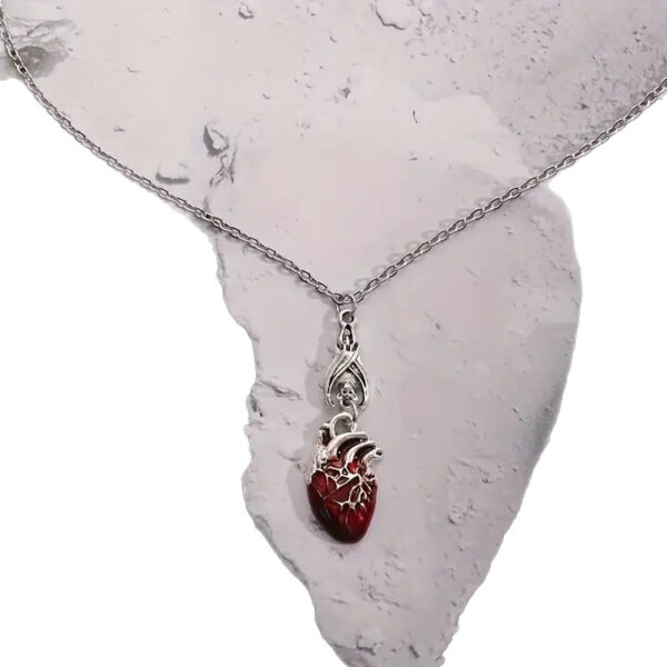 oly-b691617571f4f598d80d3f600074962a Wholesale Zinc Alloy Gothic Heart Pendant Bat Necklace Trendy Halloween Jewelry Gift for Resale