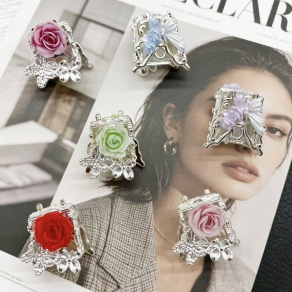 oly-b74f139c452cb19459904c208ade87e3 Wholesale Trendy Alloy Flower Beads for DIY Phone Keychain Bag Charm Accessories