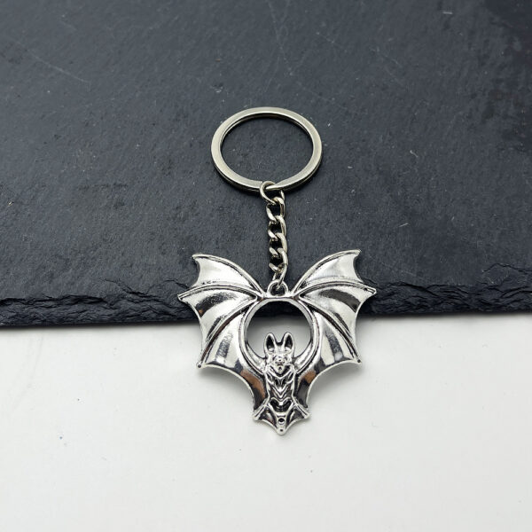 Wholesale Silver Bat Keychain Zinc Alloy Gothic Halloween Gift Fashion Accessory for Boutique Resale