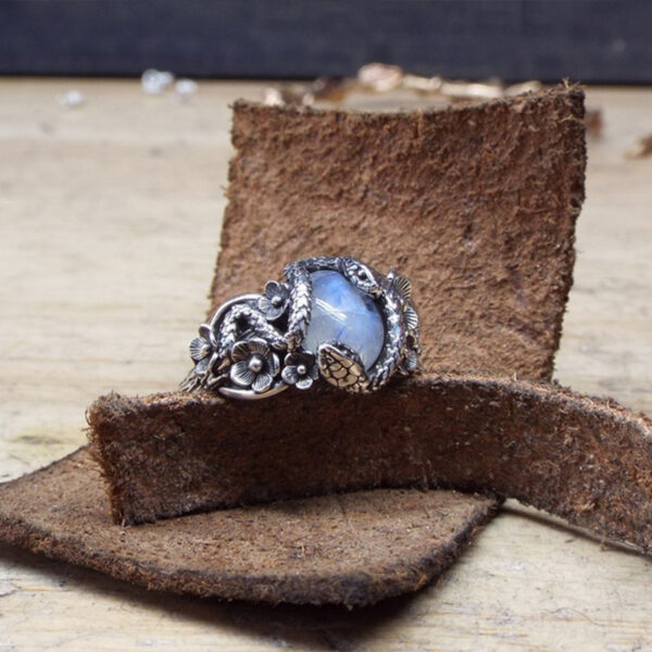 oly-b9b5bdf7b042284421fd95ec7c5a329d Wholesale Vintage Flower Double Snake Ring Unisex Silver Alloy Fashion Accessory Gift