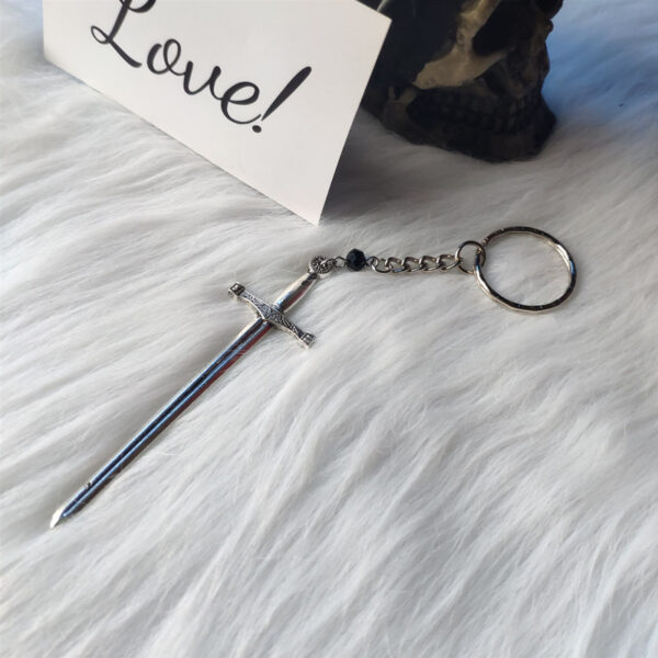 oly-bac43e1d75bce470fc7632d1e7d60d6e Wholesale Gothic Silver Keychain, Trendy European Style Alloy Key Ring, Fashion Accessory for Everyday Use