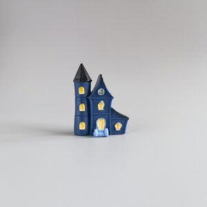 1 # Ghost house 4.4*5.6cm