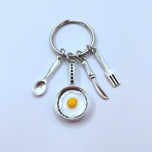 Wholesale Modern Art Broken Heart Keychain Pendant Alloy Boutique Resale Accessory