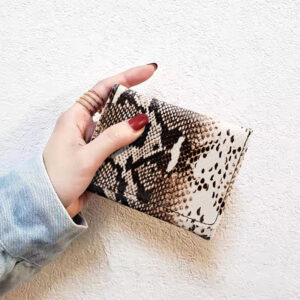 oly-bee09f884ff0785ed1b985972af9094e Wholesale PU Snake Print Trifold Wallet Retro Style Women's Fashion Accessory