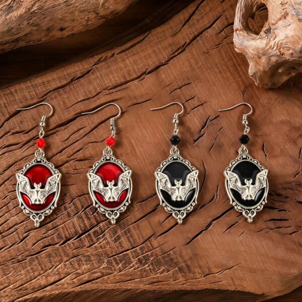 oly-bf99983fa97cdd374d4dc0b25d6bdde0 Wholesale Retro Halloween Ear Hooks Zinc Alloy Bat Skull Spider Design Jewelry Accessory