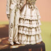 Wholesale White Resin Skeleton Couple Ornament for Home Decor and Halloween