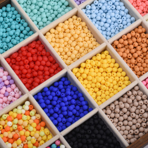 Wholesale Modern Acrylic Loose Beads 6mm White Electroplated Finish for DIY Phone Chains Boutique Resale
