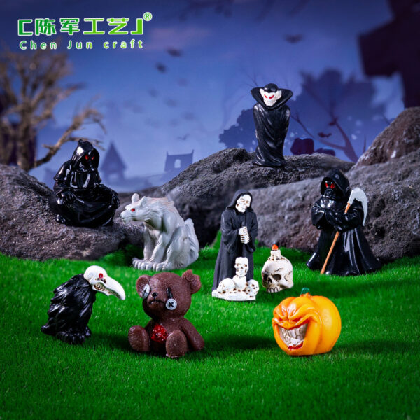 oly-c1386eab1d5bb35559c53c98558cab91 Wholesale Halloween Werewolf Resin Figurine Decorative Ornament for Resale