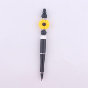 Black and White Daisy
