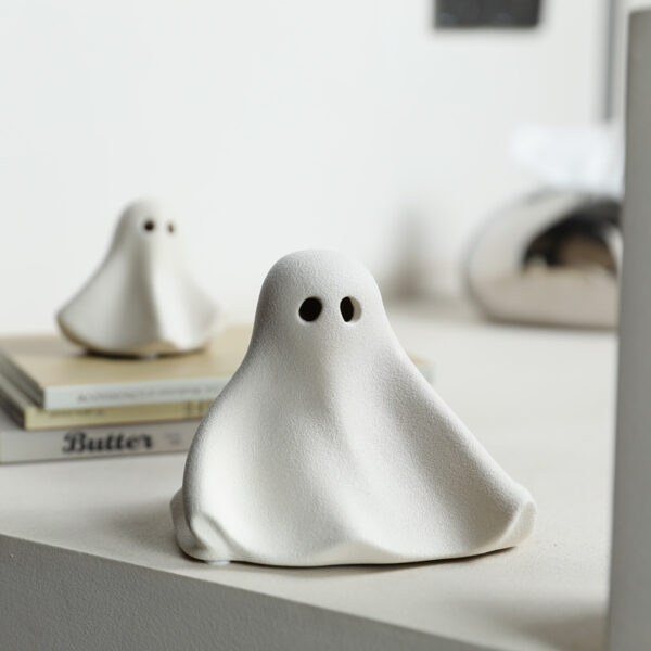 Wholesale Cute Halloween Ghost Ceramic Ornament Decorative Accent for Party Gift Boutique