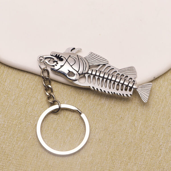 Wholesale Zinc Alloy Retro Fishbone Skeleton Keychain Pendant, Punk Style Fashion Accessory for Keys or Bag