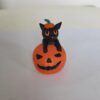 Wholesale Creative Resin Cat Figurine Halloween Witch Cat Micro Decoration for Home Decor Gift