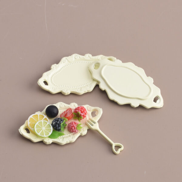 Wholesale French Lace Miniature Plate Zinc Alloy Spray Paint Decorative Accent Dollhouse Accessory for Resale