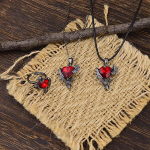 oly-c4e7ef28eb06d45e40759974e2c3bed7 Wholesale Vintage Dark Raven Ruby Heart Pendant Necklace and Ring Set Zinc Alloy Fashion Accessory for Resale