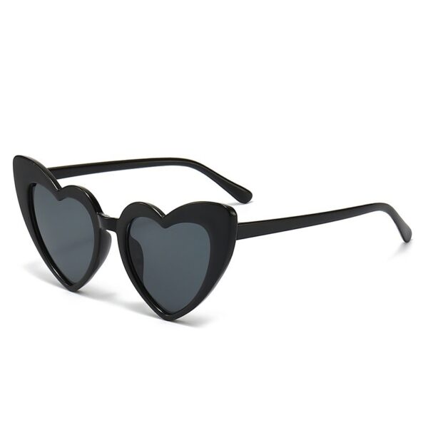 Wholesale Retro Heart Shaped Kids Sunglasses Chic Fashion Accessory Gift