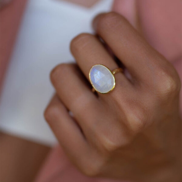 oly-c7c8582d89c49db93e8977e63464d820 Wholesale Chic Gold Opal Ring – Fashion Jewelry Accessory for Boutique Resale