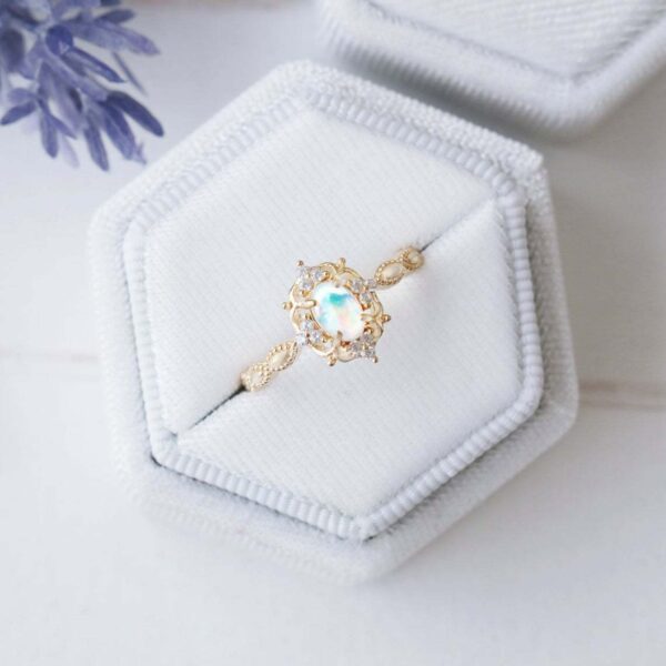 Wholesale Women's Vintage Opal Ring 14K Gold Plated Carved Hollow Geometric Design Engagement Gift Fashion Accessory