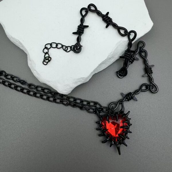 Wholesale Gothic Heart Pendant Necklace Trendy Jewelry Accessory for Party Gift Boutique Resale