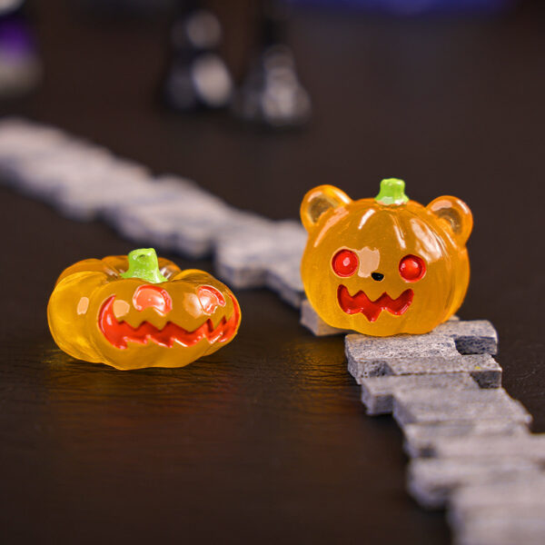 Wholesale Halloween Luminous Pumpkin Ornament Cartoon Resin Craft for Home Decor DIY Accessory