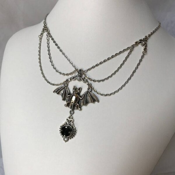 Wholesale Vintage Multi Layer Bat Pendant Clavicle Chain Necklace Black Alloy Jewelry Halloween Gift