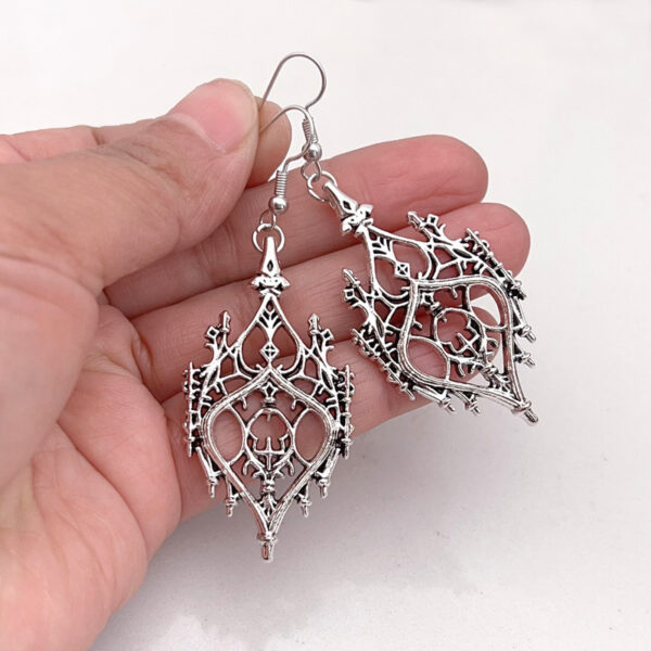 Wholesale Gothic Hollow Castle Earrings Zinc Alloy with Silver Finish Fashion Accessory for Everyday Wear