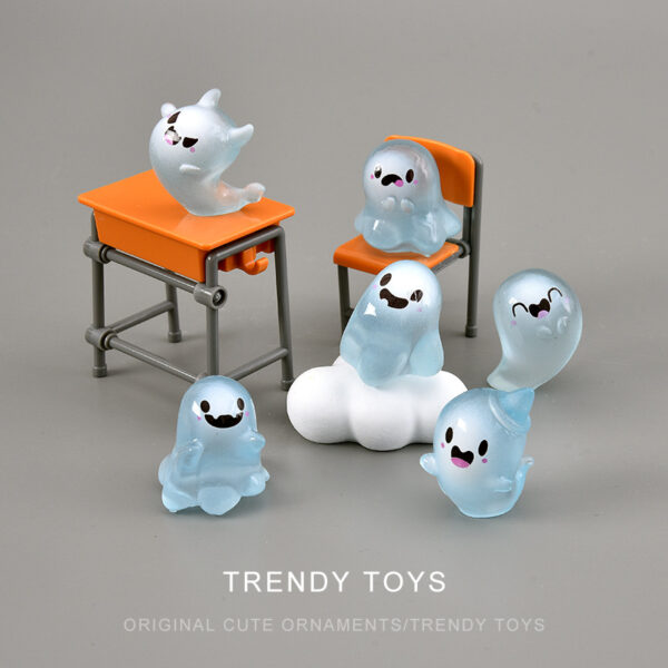 Wholesale Glow-in-the-Dark Ghost Keychain Halloween Resin Pendant Decorative Gift