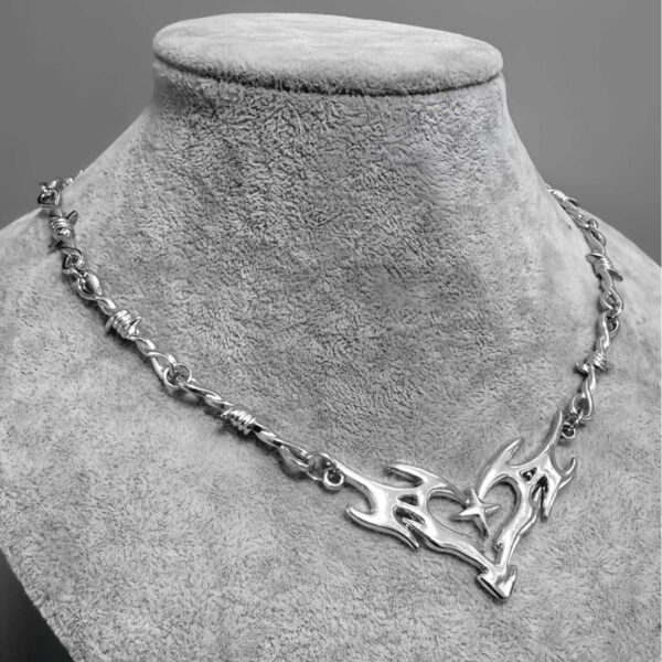 Wholesale Trendy Heart Cutout Flame Necklace Alloy Electroplated Unisex Fashion Jewelry Accessory Boutique Resale